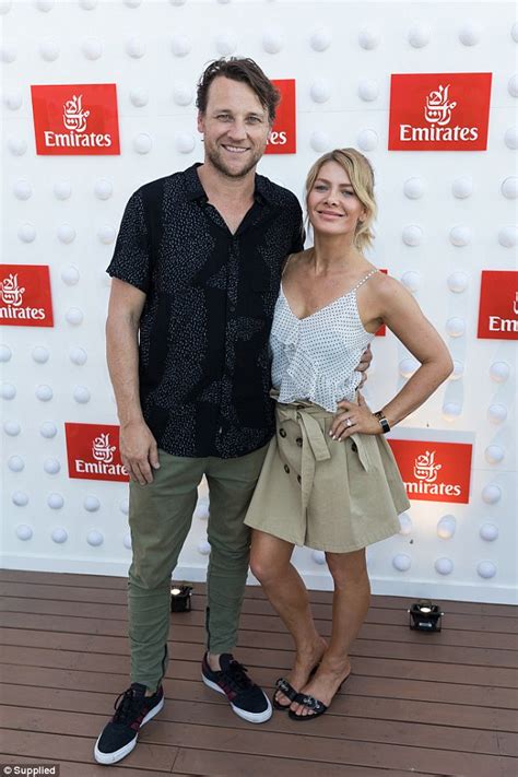 Natalie Bassingthwaighte Stuns At Emirates Event Daily Mail Online