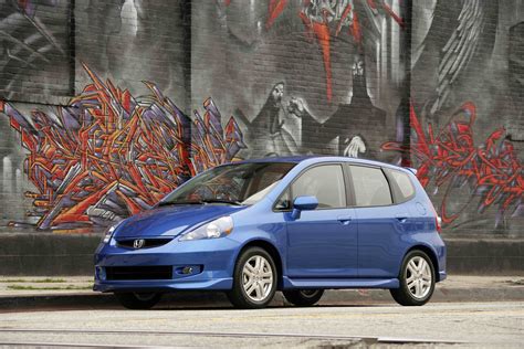 Research the 2007 honda fit at cars.com and find specs, pricing, mpg, safety data, photos, videos, reviews and local inventory. Honda Fit 2007 Drivers' Choice "Best Of The Year" | Top Speed