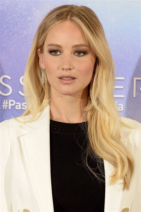 Jennifer Lawrence Just Debuted A Fringe And Its A Bold Beauty Change