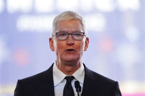 Siliconeer Apple Ceo Tim Cook To Take More Than 40 Pay Cut Siliconeer