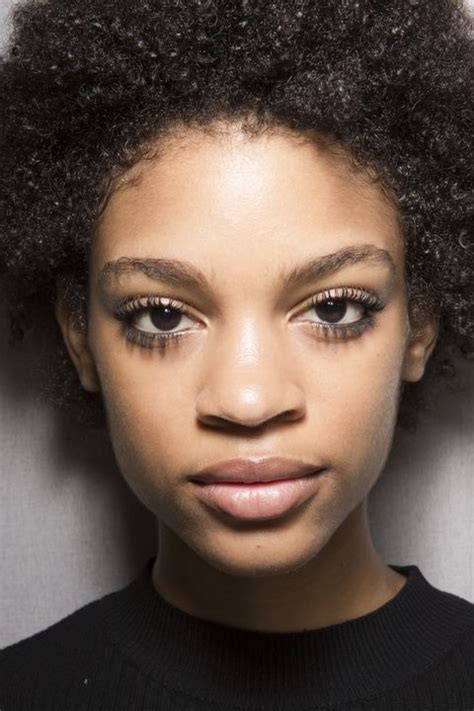 Shop All The Best Makeup Looks From The Spring 2018 Runways Mascara