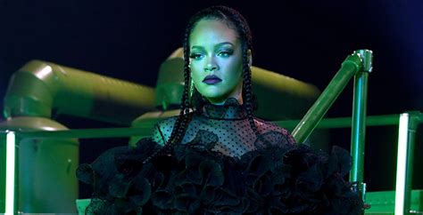 Rihanna Brings The Heat In Her Savage X Fenty Show Vol 2 Watch The