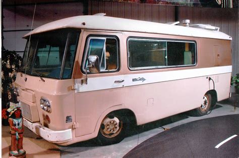Comfy Kitschy And Thrifty Vintage Rvs Make A Comeback Wsj