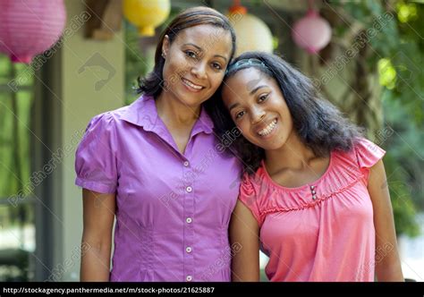 Smiling African American Mother And Daughter Royalty Free Image 21625887 Panthermedia Stock