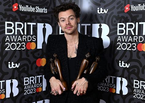 Brit Awards 2023 Harry Styles Best Moments Stylish Outfits