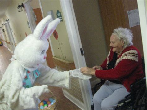 Easter Bunny Visit 003 Signature Healthcare Of South Pittsburg Rehab