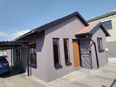 Hospital View, Tembisa Property : Property and houses to rent in