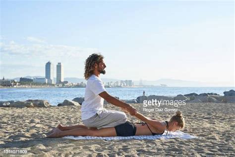 couples massage beach photos and premium high res pictures getty images