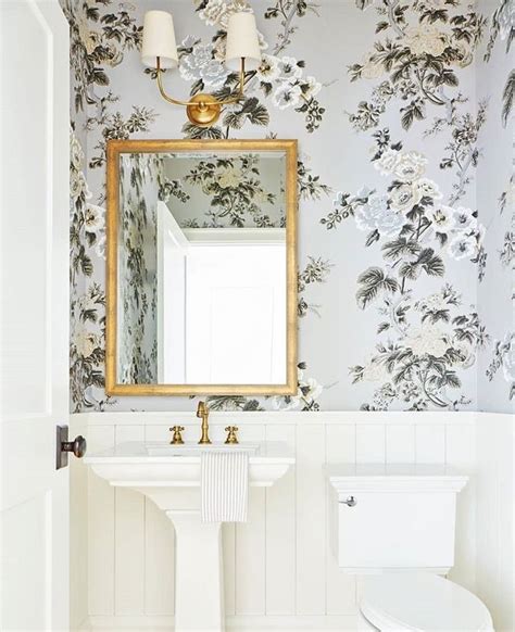 Floral Wallpaper In Cool Gray Bathroom Design Bathroom Decor