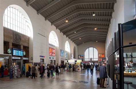 Stuttgarter Hauptbahnhof Empfangsgebäude Wird Für 250 Millionen Euro
