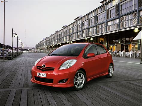 Toyota Yaris Yrx 5 Door 2006 Wallpapers 2048x1536