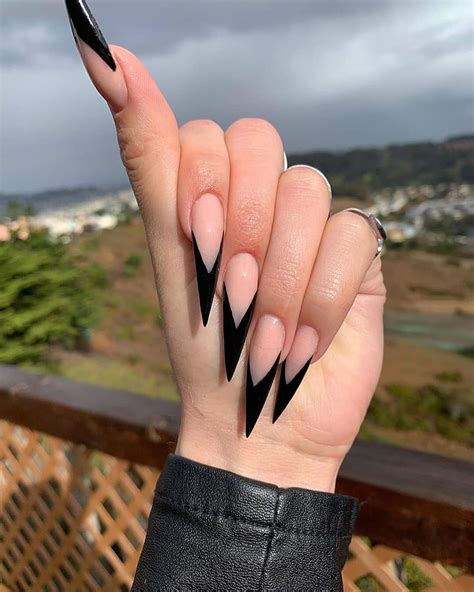 fascinating nail arts for beautiful ladies in 2020 stilleto nails pointed nails black