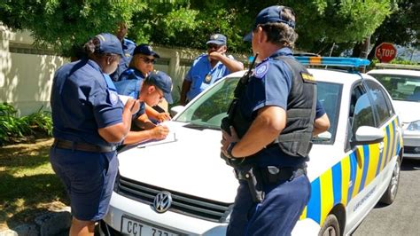 Cape Law Enforcement Threaten Festive Season Strike