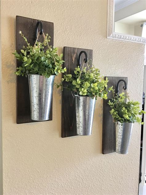This modern farmhouse family galvanized metal wall decor will make sure everyone in your home feels welcomed. Rustic Wall Decor Rustic Decor Farmhouse Wall Decor Wall | Etsy | Galvanized wall decor, Rustic ...
