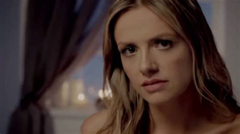 Carly Pearce Performs Gold Certified Single Every Little Thing Who Is She