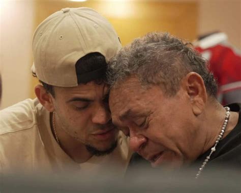 Entre lágrimas así fue el reencuentro de Luis Díaz con su papá en Barranquilla Colombia HCH TV