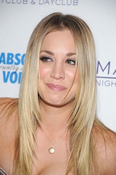 Kaley Cuoco Layered Hair Straight Hairstyles Cool Hairstyles