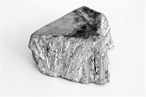 元素亜鉛についての事実を入手する