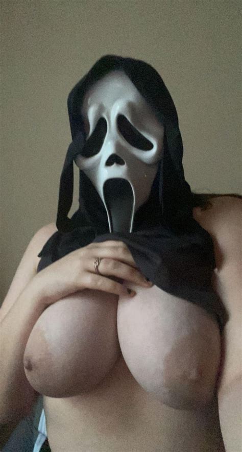 Female Ghostface Flashing Big Tits Jonyy5