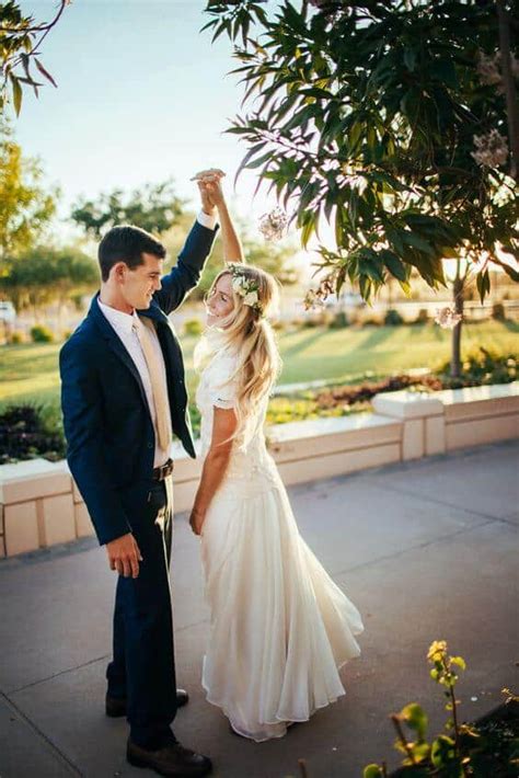 50 Bride And Groom Photo Ideas To Save To Posterity