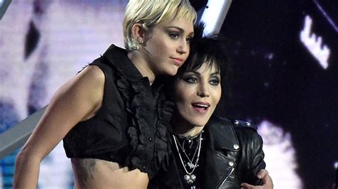 Read Miley Cyrus Badass Hall Of Fame Speech For Joan Jett Rolling Stone
