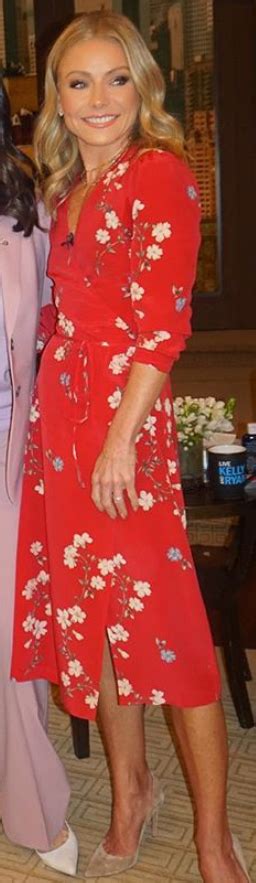 Who Made Kelly Ripas Red Floral Wrap Dress Shoshanna Dresses Wrap