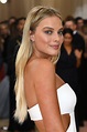 Margot Robbie | See Every Elegant Beauty Look From the Red Carpet at ...