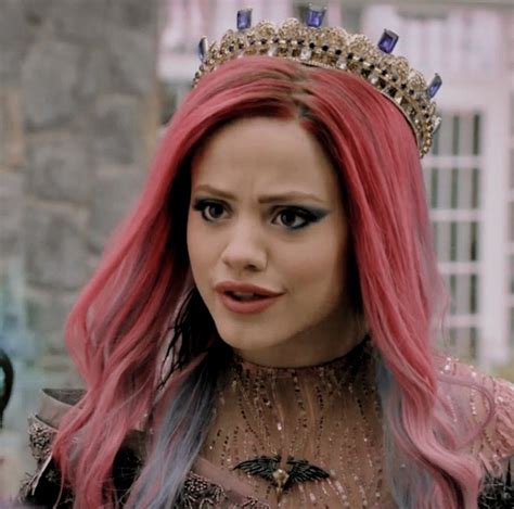 Descendants 3 is an american musical fantasy television film, which is the third installment in the descendants series, following descendants and descendants 2. descendants 3 icons like/reblog if you use