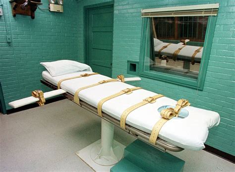 Texas Death Row Inmates Await Executions For Decades