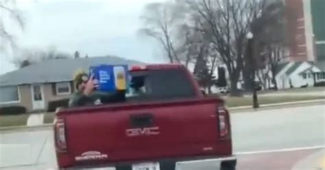 Aaron Rodgers Hilariously Confirms He Was Riding In Back Of Pickup