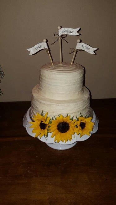 Use my carrot cake recipe for the bottom tier and make a half batch of the batter for the top tier. 2 tier rustic wedding carrot cake. | Custom desserts ...