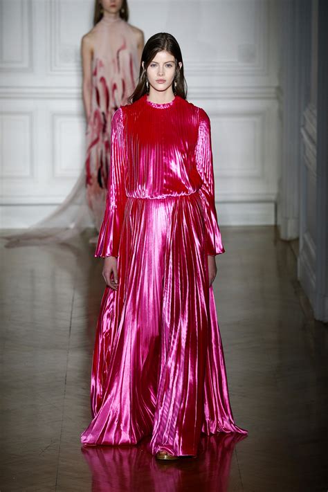 Valentino : Runway - Paris Fashion Week - Haute Couture Spring Summer