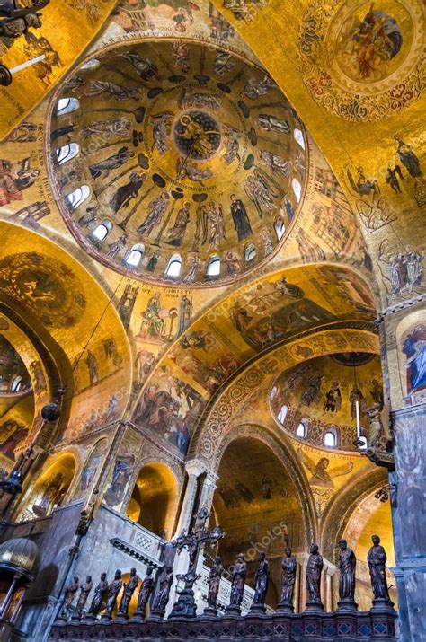 Dome Of Basilica Di San Marco Venice — Stock Photo
