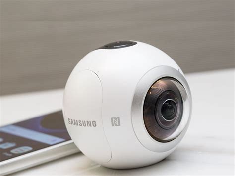 Samsung Gear 360 Is A Vr Camera That Will Cover Your Life From Any Angle