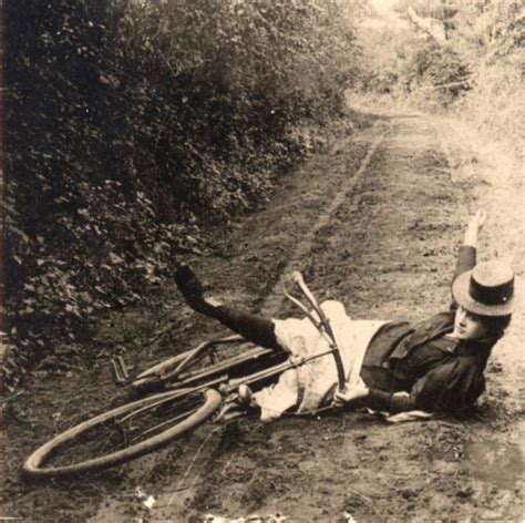 25 Humorous Photos Of Naughty Women In The Victorian And Edwardian Eras