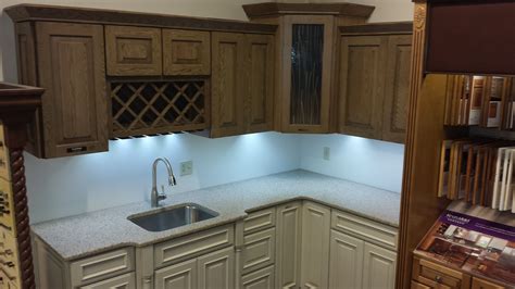 We brought the kraftmaid vantage line into our gallery because we had kraftmaid. Kraftmaid Kitchen, Distressed Oak Husk (top), Maple ...