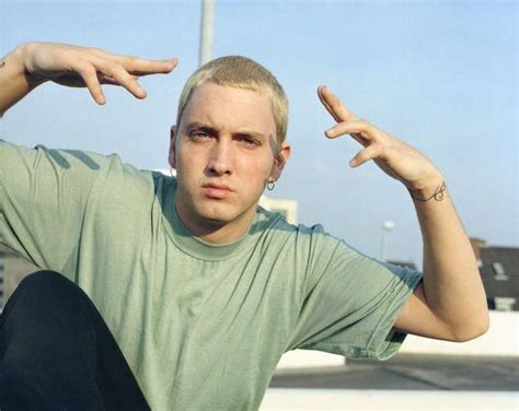 It seems like a good idea, im really sick of my hair, i need to find a new style and the one eminem has is very good, i will go for short hair. What People Were Saying About Eminem 18 Years Ago | Southpawer