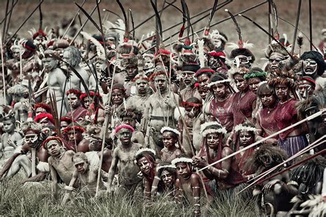 Mengenal Suku Suku Papua