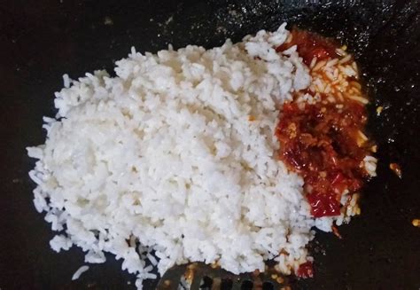 /ˌnɑːsi ɡɒˈrɛŋ/) refers to fried rice in both the indonesian and malay languages. Resepi paling simple. Nasi Goreng Cili Kering terlajak ...