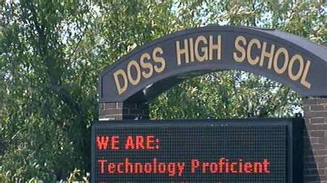 Police Called After Students Fighting At Doss High School Wdrb 41