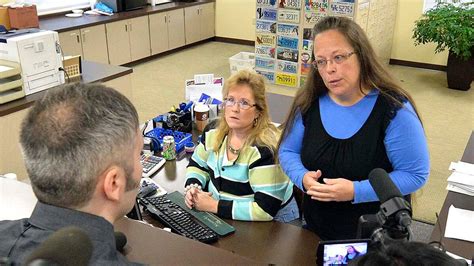 Kim Davis Kentucky County Clerk Refuses Again To Issue Same Sex Marriage Licence Cbc News