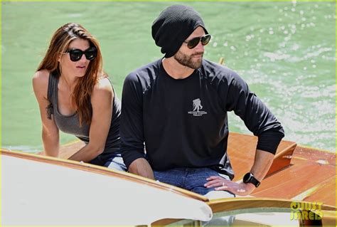 Jared Padalecki And Wife Genevieve Go For Boat Ride Through The Venice Canals Photo 4592535