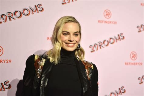 Margot Robbie Once Found A Human Foot On A Beach Metro News