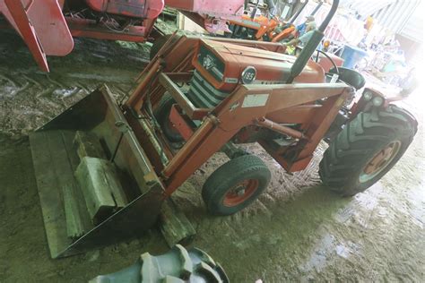 Massey Ferguson 165 Diesel W Loader 3145hrs Runs And Drives 3 Point