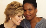 Η Jane Fonda υιοθέτησε την Αφροαμερικανή έφηβη Mary Luana Williams μαζί ...