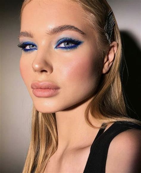 BLUER THAN BLUE Naturalmakeuptutorials Hair Makeup Blue Eye Makeup