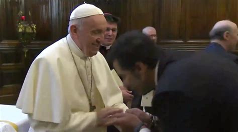 A Post Match Analysis Of Pope Francis Vs People Trying To Kiss His Ring Uk