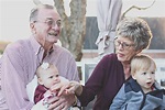 La relación de abuelos y nietos: amor incondicional
