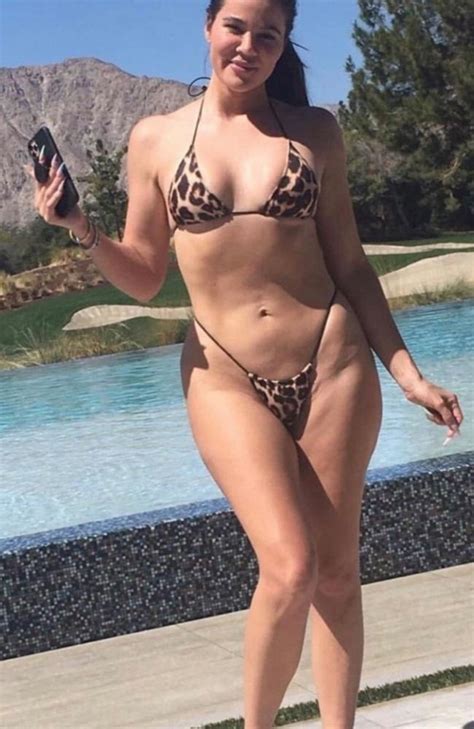 Kardashians Worst Photoshop Fails Revealed As Khloes Unedited Bikini Photo Goes Viral News