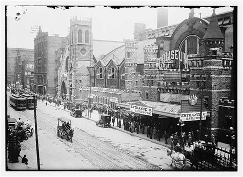 18 Vintage Photographs Of Streets Of Chicago From Between The 1900s And